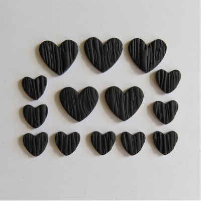 Avr2018f17-Fimo cœur noir-texture bois